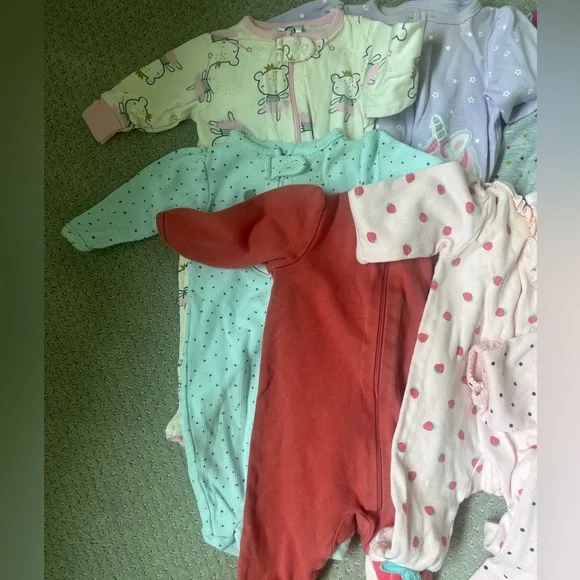Huge lot of girls sleepers 0-3m - imperfect - Picture 2 of 5